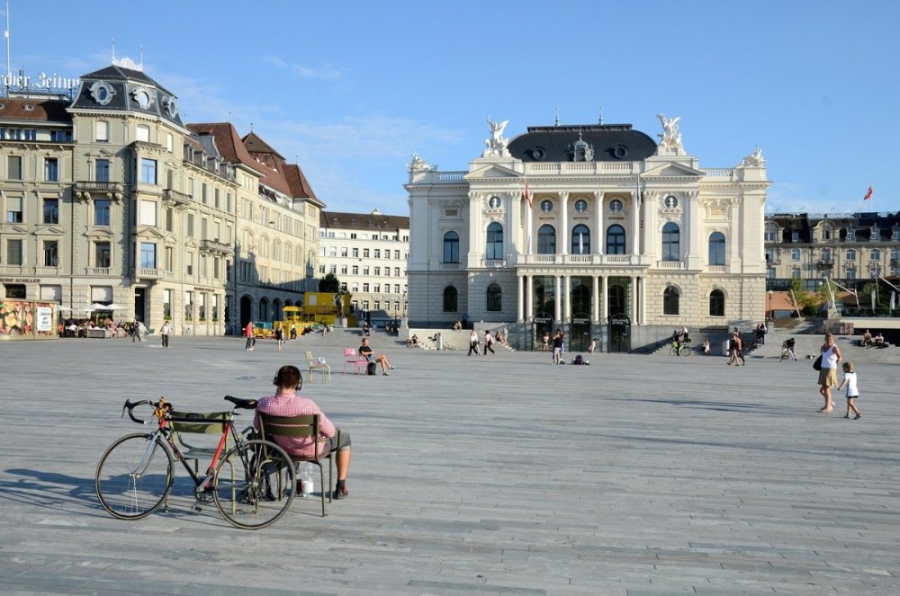 zurich-opera-house.thumb.jpg.2ee87e6f6e854746d50b600e23799572.jpg